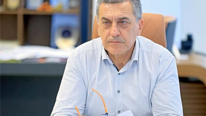 Ο Περιφερειάρχης Θεσσαλίας Δ. Κουρέτας αντιδρά στις δηλώσεις του ΥΠΑΑΤ Κ. Τσιάρα