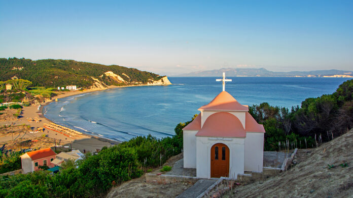 Ο ελληνικός τουρισμός στοχεύει σε νέα ρεκόρ το 2025 – Η επιρροή των social media