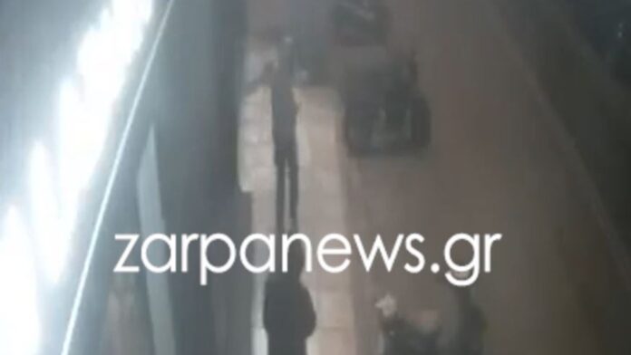 Μασκοφόροι με λοστούς επιχείρησαν διάρρηξη σε κατάστημα στα Χανιά – Δείτε το βίντεο-ντοκουμέντο