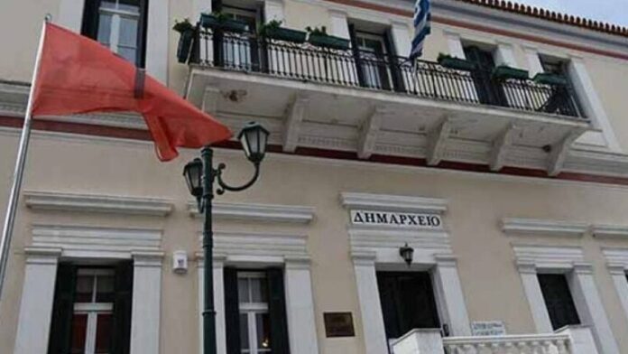 Ο Δήμος Αιγιαλείας απαιτεί την άμεση ακύρωση της απόφασης για το κλείσιμο των καταστημάτων ΕΛΤΑ