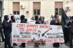 Αναβλήθηκε για τις 11 Δεκεμβρίου η δίκη των έξι αστυνομικών για τον θάνατο του Βασίλη Μάγγου