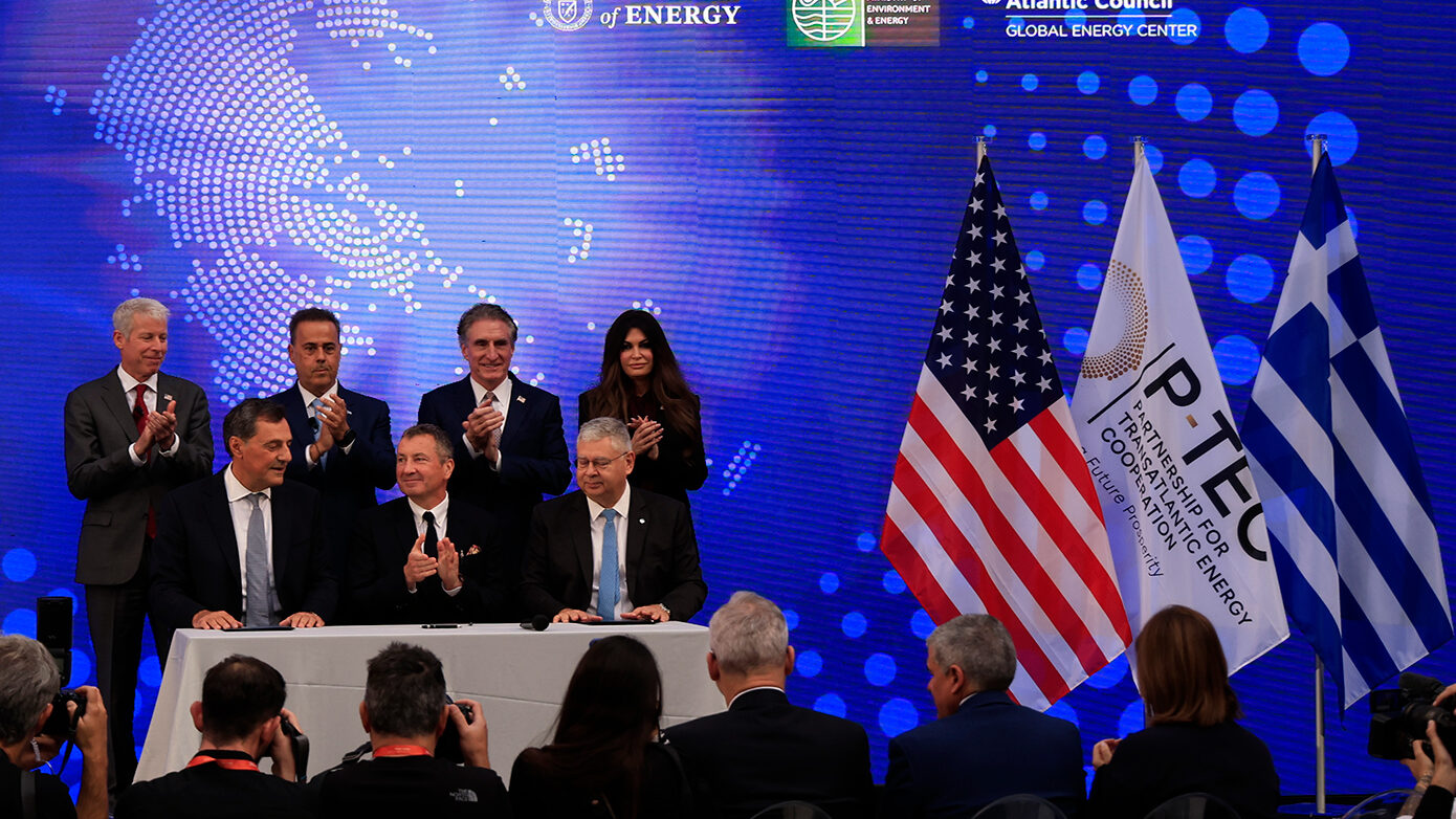 ExxonMobil, Helleniq Energy και Energean υπέγραψαν σύμφωνο για υδρογονάνθρακες στο Ιόνιο – Η πρώτη γεώτρηση μετά από τέσσερις δεκαετίες