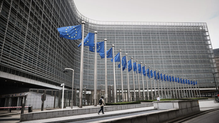 Η Κομισιόν έδωσε το πράσινο φως για εκταμίευση 2,1 δισ. ευρώ στην Ελλάδα μέσω του «NextGenerationEU»