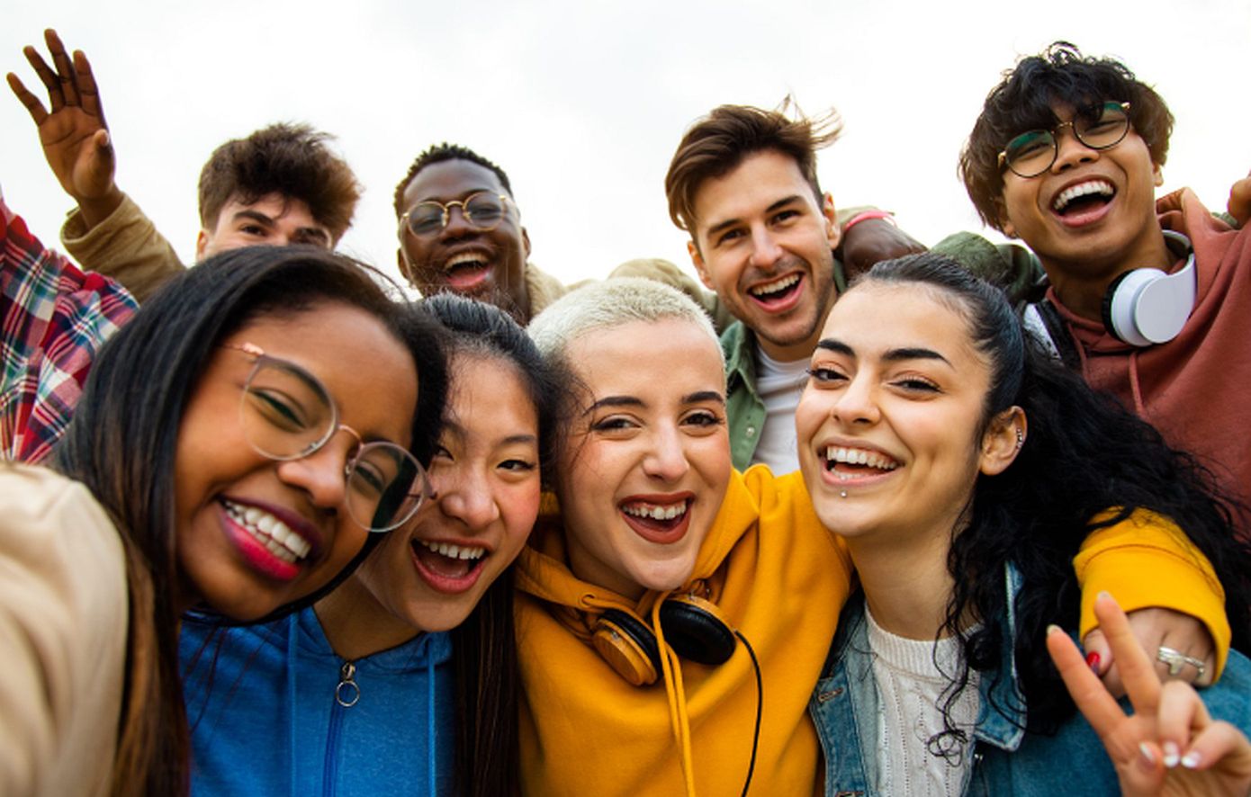 Generation Z: Εκπαιδευμένοι αλλά αβέβαιοι – Αναζητούν όχι μόνο δουλειά αλλά και μέλλον με ουσία και ελπίδα