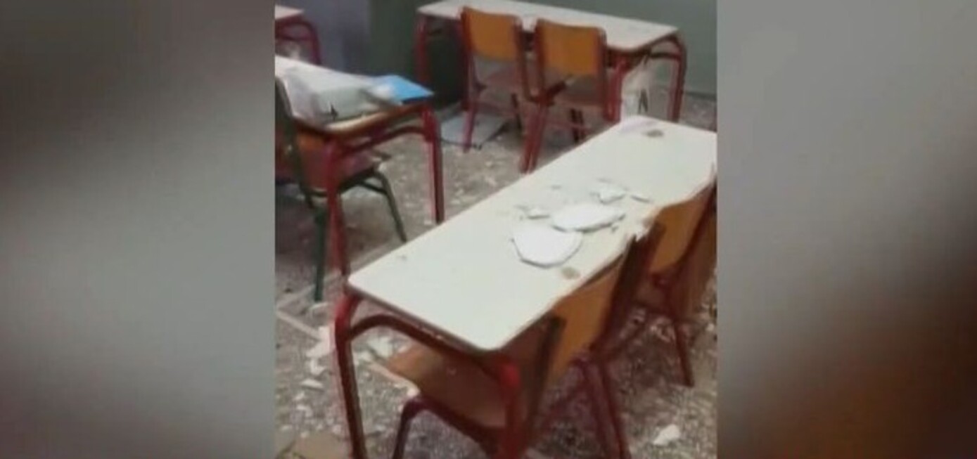 Θαύμα έσωσε μαθητές σε σχολείο της Ηγουμενίτσας – Κατέρρευσαν σοβάδες σε αίθουσα