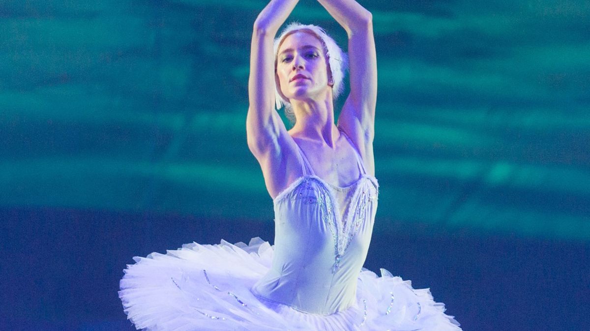 “Η πρίμα μπαλαρίνα Αντιγόνη Τσιούλη λάμπει στο Κάιρο: Ελληνική καρδιά στα εγκαίνια του Αρχαιολογικού Μουσείου της Αιγύπτου”