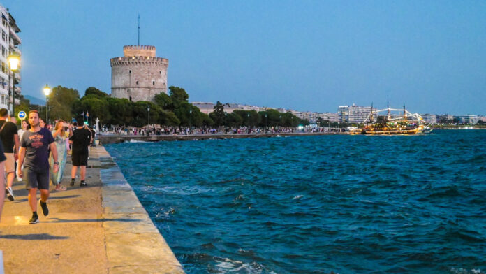 Η Δυτική Ελλάδα πλήττεται από σφοδρή κακοκαιρία: Πλημμύρες, κατολισθήσεις και υπερβολικές ποσότητες νερού