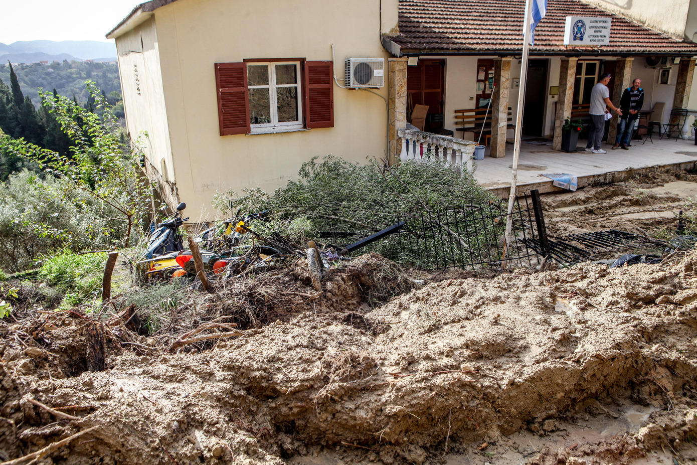 Σοβαρές καταστροφές στη Δυτική Ελλάδα – Κατέρρευσαν δρόμοι στην Κέρκυρα – Νέο κύμα κακοκαιρίας πλησιάζει