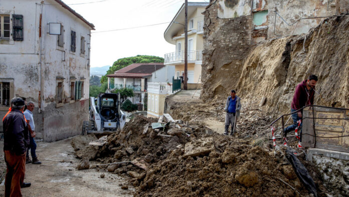 Κίνηση τώρα: Χάος στους δρόμους της Αττικής εξαιτίας της έντονης βροχόπτωσης