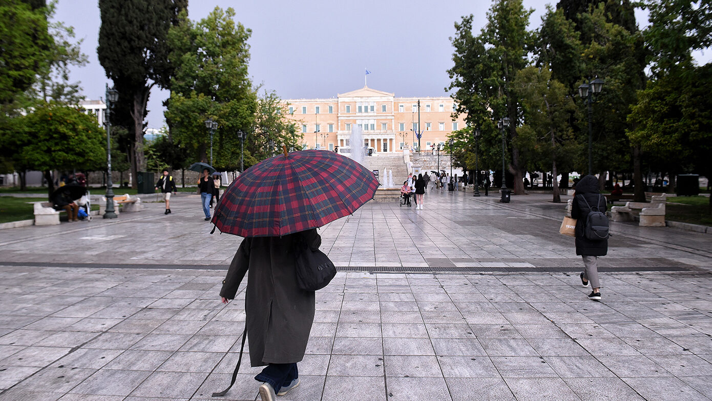 Θύελλες πλήττουν τη χώρα, τι αναμένεται τις επόμενες ώρες – Ανανεώθηκε το έκτακτο δελτίο της ΕΜΥ