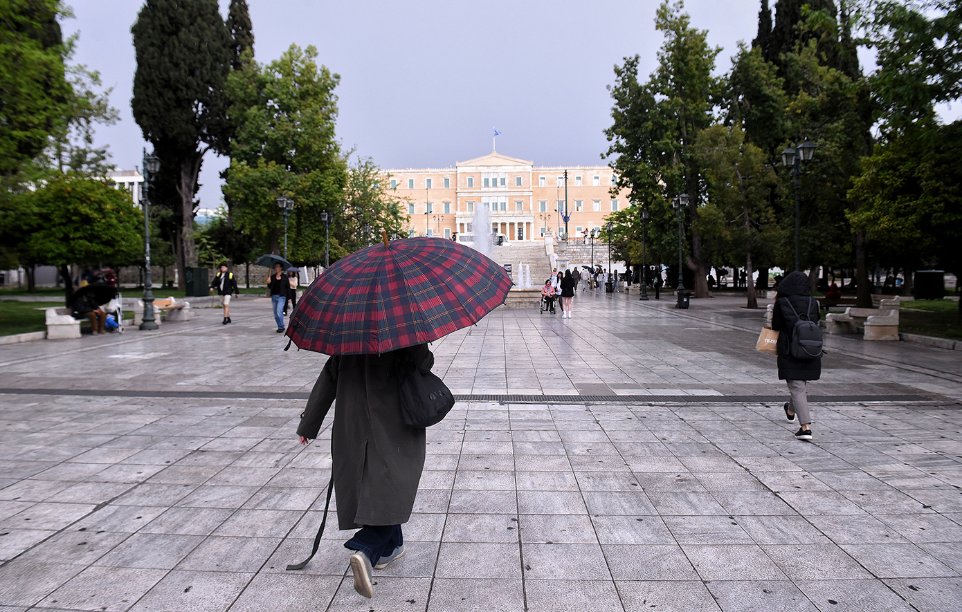 Θύελλες πλήττουν τη χώρα, τι αναμένεται τις επόμενες ώρες – Ανανεώθηκε το έκτακτο δελτίο της ΕΜΥ