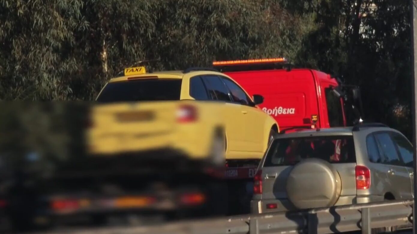 Σύγκρουση τεσσάρων οχημάτων στην παραλιακή – Έντονη κίνηση προς Γλυφάδα