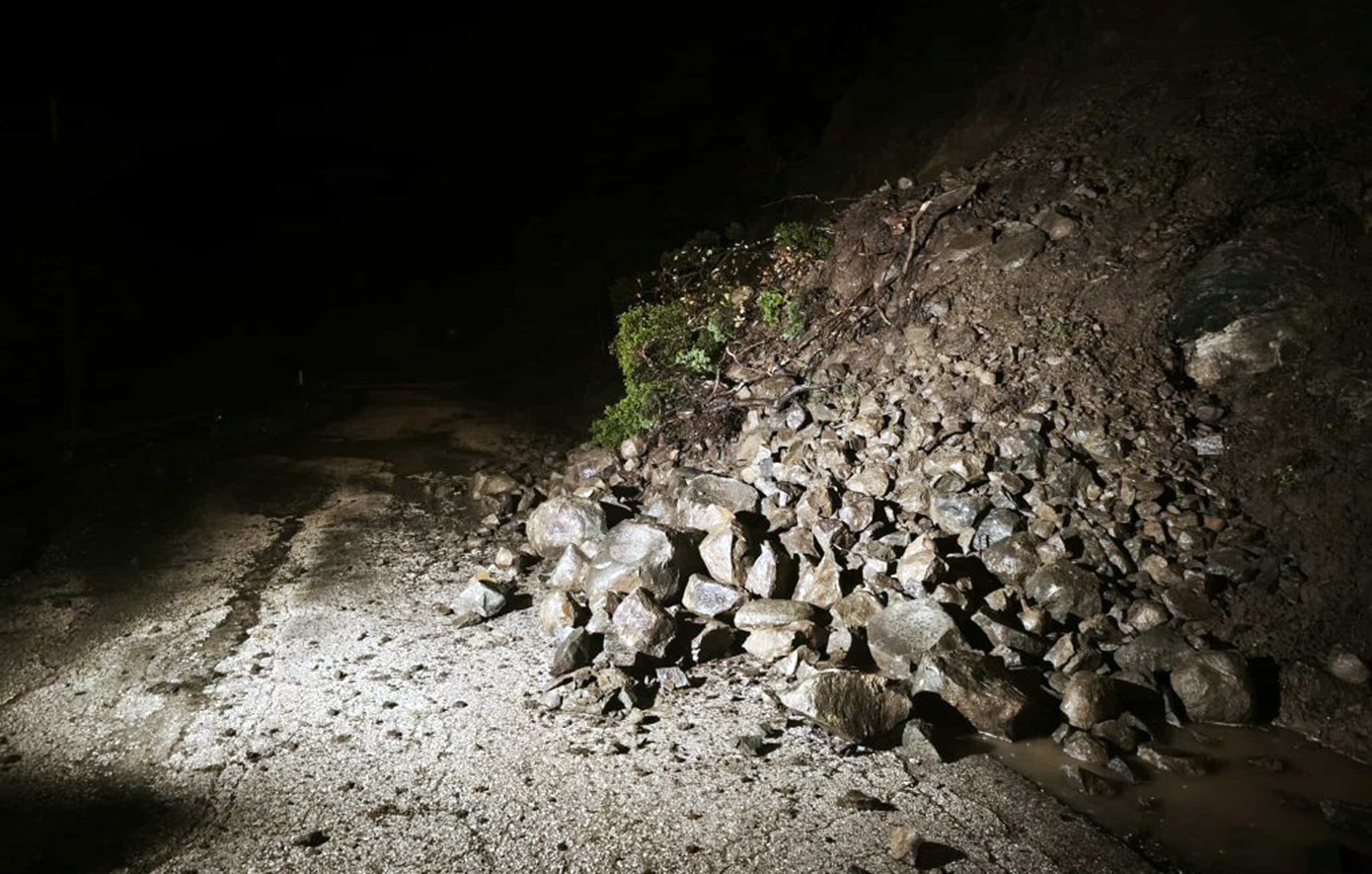 Καταστροφές και δυσκολίες από τη σφοδρή κακοκαιρία σε Κέρκυρα και Ήπειρο