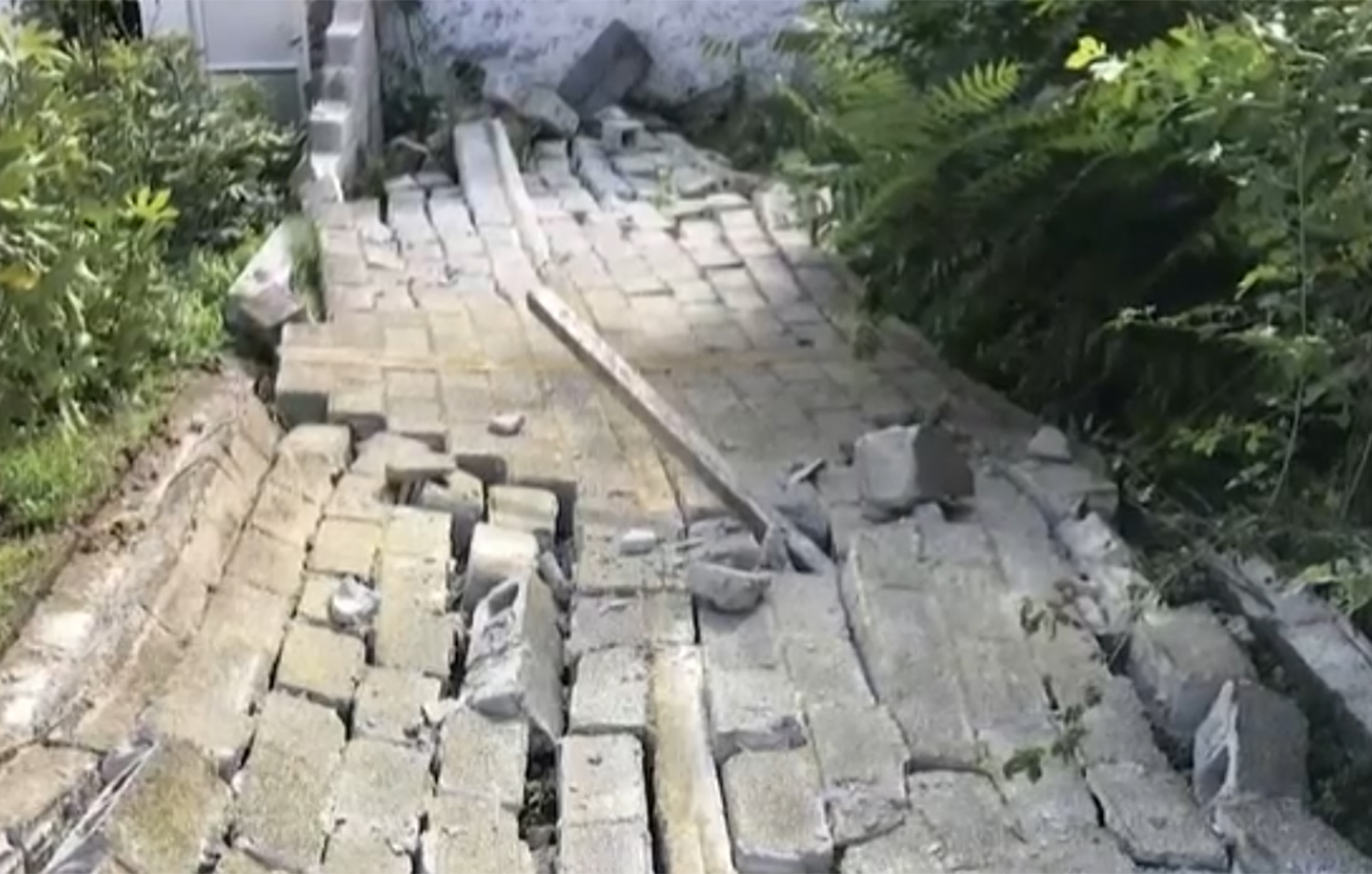 Με τον φόβο κατολισθήσεων ζουν οι κάτοικοι στα Βαλτόνερα Φλώρινας – «Χωρίς απαλλοτρίωση από την πολιτεία, πώς θα απομακρυνθούν οι άνθρωποι;»