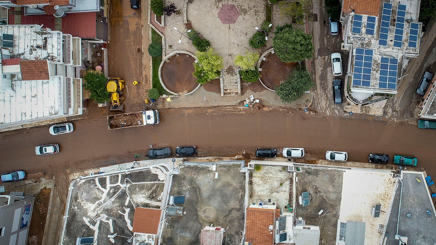 Σαν σήμερα 15 Νοεμβρίου: Η καταστροφική πλημμύρα στη Μάνδρα – 23 θύματα σε μισή ώρα