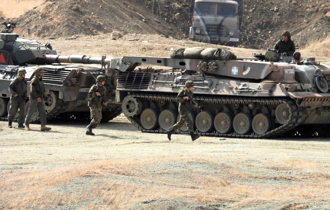 Τουρκικός Τύπος: Ο Ντόναλντ Τραμπ στέλνει δωρεάν στην Ελλάδα άρματα μάχης, τεθωρακισμένα και ελικόπτερα