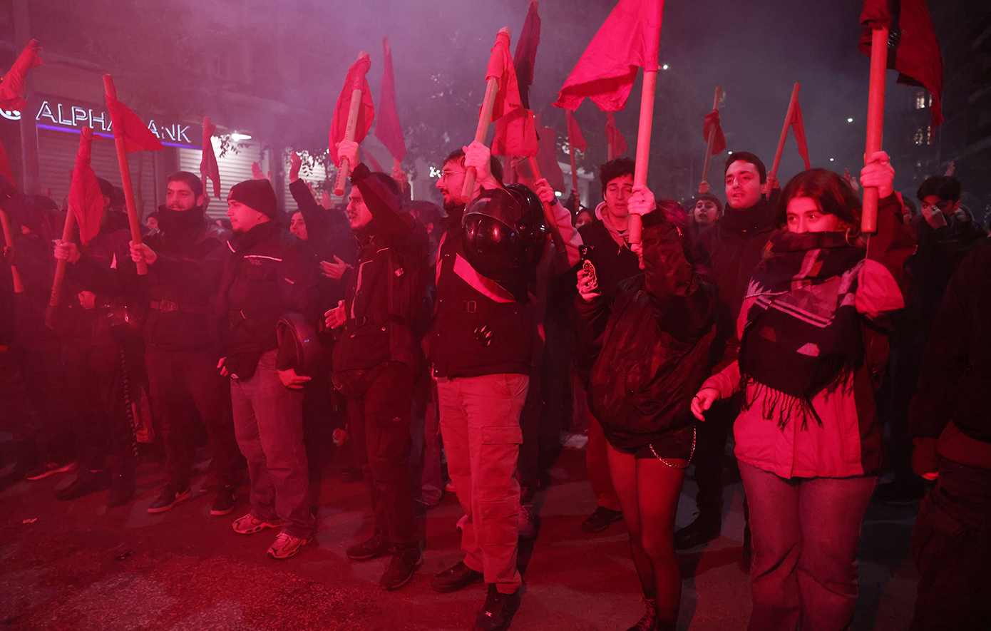 Ολοκληρώθηκε η πορεία για την 52η μνημειώδη επέτειο του Πολυτεχνείου στη Θεσσαλονίκη