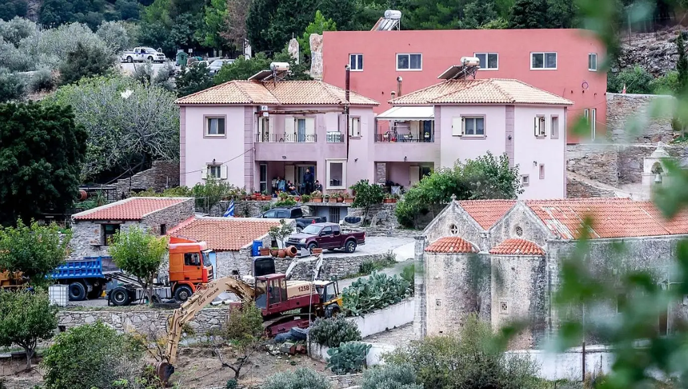 Θρίλερ χωρίς τέλος στα Βορίζια: Αγνοείται ο γιος της 56χονης που σκοτώθηκε