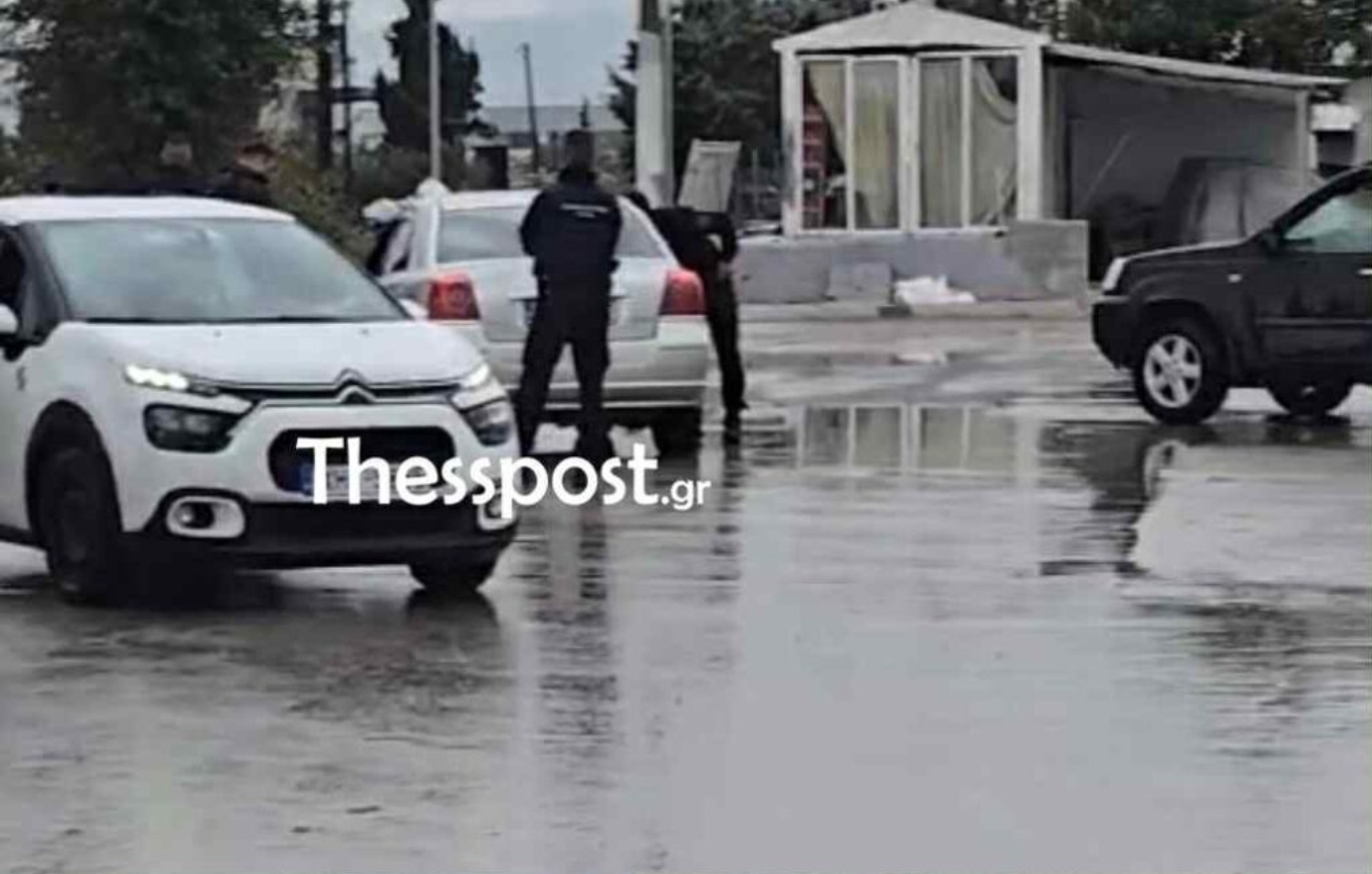 Επιχείρηση της Αστυνομίας σε οικισμό Ρομά στη Θεσσαλονίκη – Βίντεο από τις εφόδους της ΕΛ.ΑΣ.