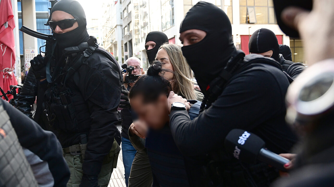 Συγκλονιστικός διάλογος πεθεράς και νύφης πριν ξεψυχήσει η 75χρονη στη Σαλαμίνα – «Μάνα, εσύ δεν έχεις;»