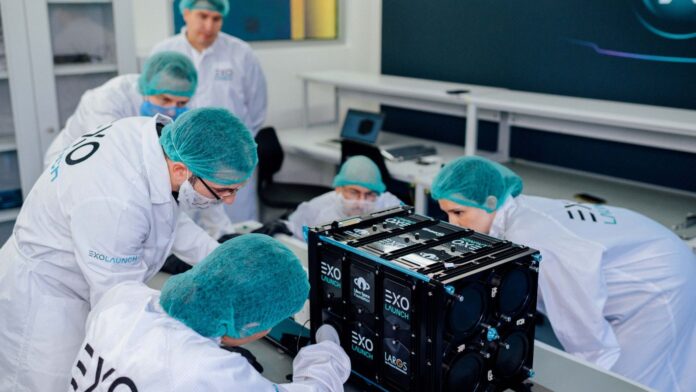 Άρχισε η αντίστροφη μέτρηση για τον MICE-1, τον ελληνικό νανοδορυφόρο ναυτιλίας