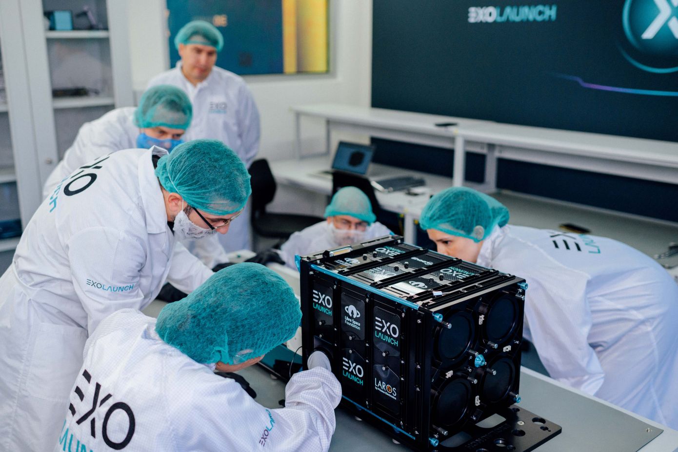 Άρχισε η αντίστροφη μέτρηση για τον MICE-1, τον ελληνικό νανοδορυφόρο ναυτιλίας