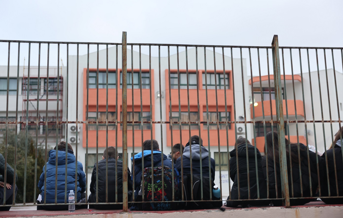 Μαθητής εκτόξευσε απειλές βιασμού και θανάτου σε συμμαθήτρια σε γυμνάσιο της Κρήτης