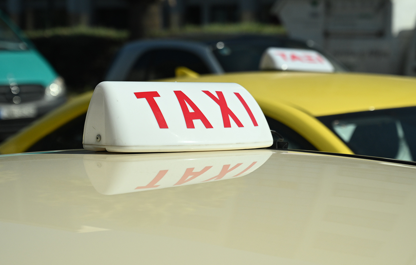 Οδηγούσε ταξί χωρίς δίπλωμα οδήγησης – Χειροπέδες σε 34χρονο στη Θεσσαλονίκη