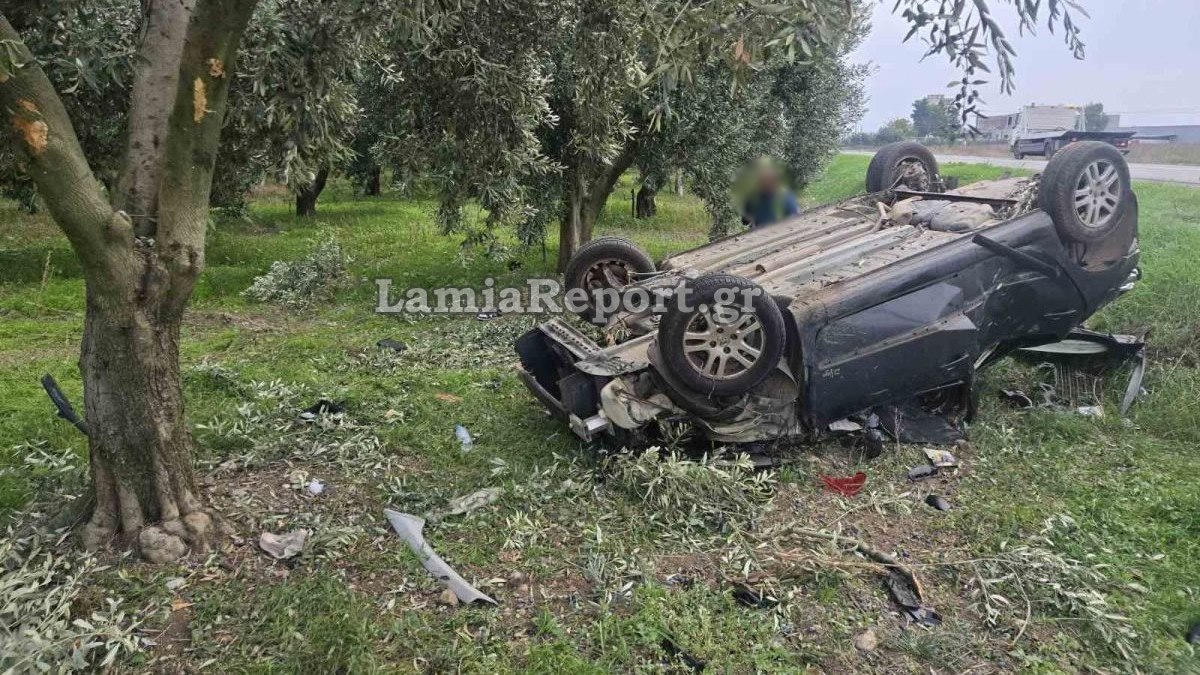 Θρήνος στη Λοκρίδα: Δύο νέοι νεκροί τα ξημερώματα σε τροχαίο – To αυτοκίνητο προσέκρουσε σε ελιά – «Φαίνεται πως απογειώθηκε»