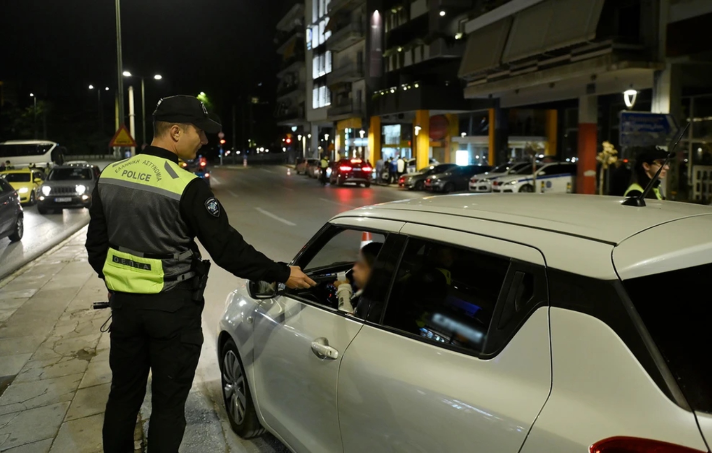 Επιχείρηση της Τροχαίας Αττικής για οδήγηση υπό μέθη – Καταγράφηκαν 387 παραβάσεις σε 22.800 ελέγχους, συνελήφθησαν 12 οδηγοί