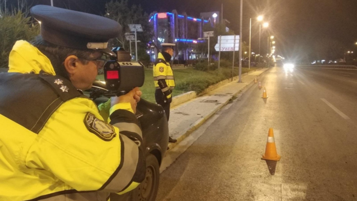 Σύλληψη και αυτόφωρο για διάσημο επιχειρηματία: Οδηγούσε με 216χλμ. στη λεωφόρο Βουλιαγμένης