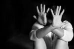Σοκαριστικά αποτελέσματα έρευνας για την παραβατικότητα των νέων: Εμφανίζεται σε νεότερες ηλικίες, εμπλέκονται περισσότερα κορίτσια