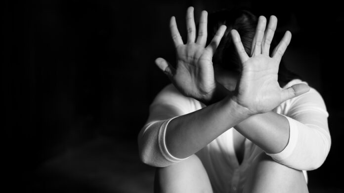 Σοκαριστικά αποτελέσματα έρευνας για την παραβατικότητα των νέων: Εμφανίζεται σε νεότερες ηλικίες, εμπλέκονται περισσότερα κορίτσια