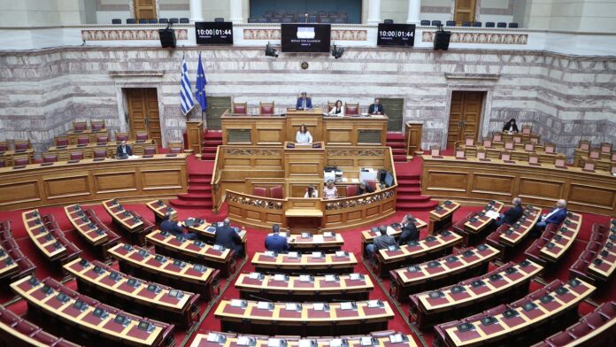 Παρουσιάστηκε στη Βουλή ο εθνικός προϋπολογισμός για το οικονομικό έτος 2026