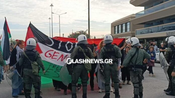 Διαμαρτυρία στο λιμάνι της Σούδας για την προσέγγιση ισραηλινού κρουαζιερόπλοιου