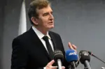 Χρυσοχοΐδης για την καταδίωξη στον Αγ. Δημήτριο: «120 αστυνομικοί εισβάλλουν σε καταυλισμούς Ρομά – Τέλος στην εγκληματικότητα»