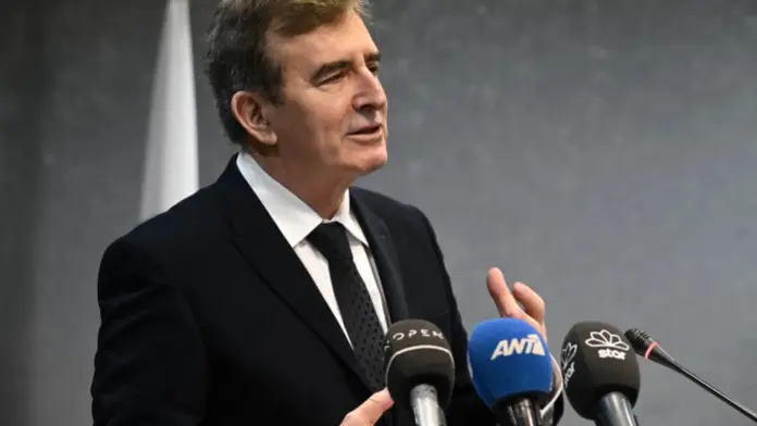 Χρυσοχοΐδης για την καταδίωξη στον Αγ. Δημήτριο: «120 αστυνομικοί εισβάλλουν σε καταυλισμούς Ρομά – Τέλος στην εγκληματικότητα»