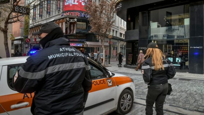 Δ. Αθηναίων: Αύριο ξεκινά η επαναφορά πινακίδων οχημάτων από τη Δημοτική Αστυνομία