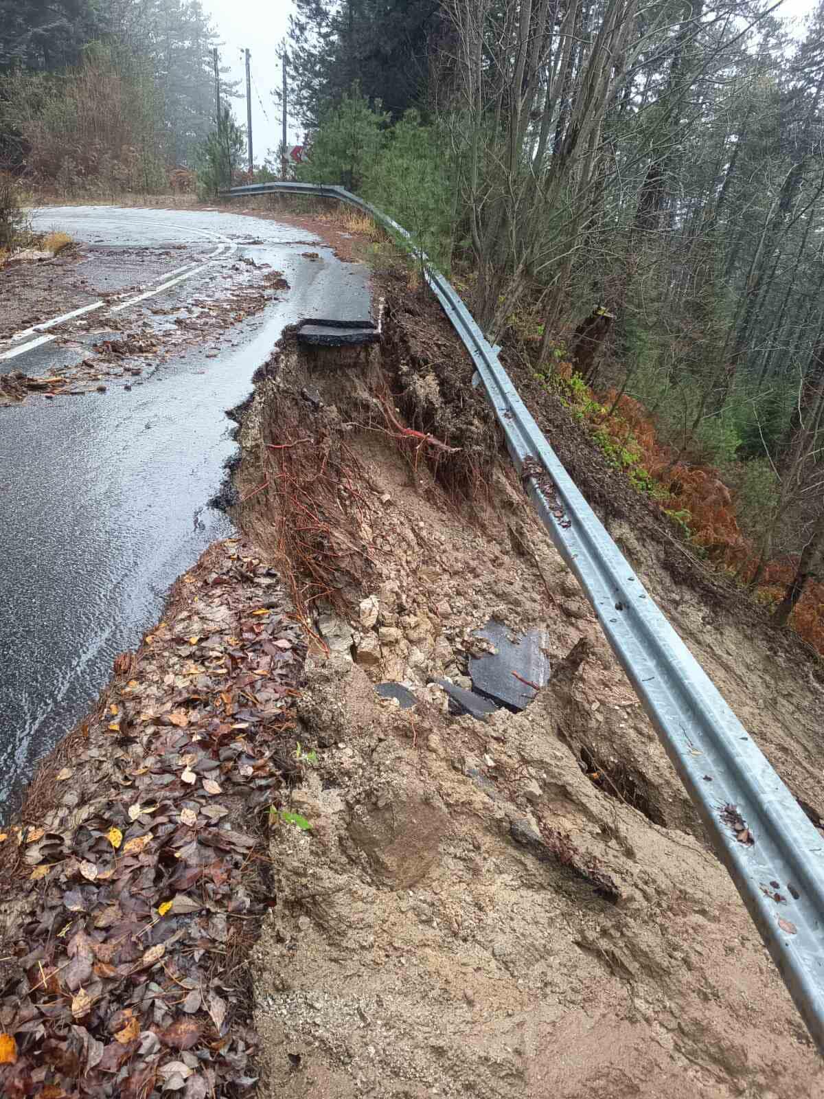 Πλημμύρισε το Βελβεντό Κοζάνης: Υπερχείλισε το ρέμα της Λάφιστας – Αποκλεισμένες κοινότητες και κτηνοτροφικές μονάδες