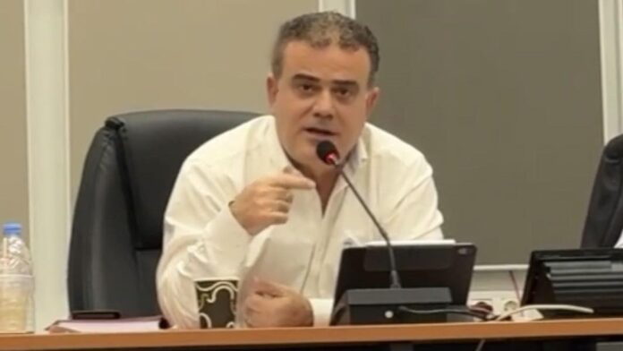 Δήμαρχος Παλλήνης: Η αποχώρηση της αντιπολίτευσης είναι φυγή και όχι θεσμική υπευθυνότητα