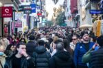 Το πραγματικό εισόδημα των Ελλήνων 15% χαμηλότερο από το 2009