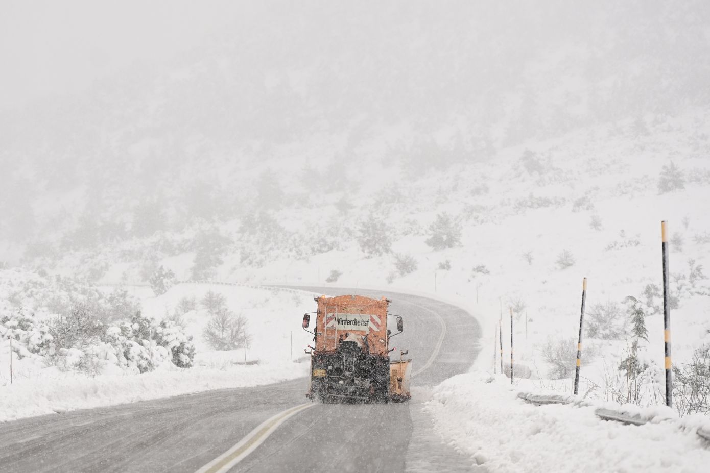 Χιονισμένα τα βουνά της Εύβοιας