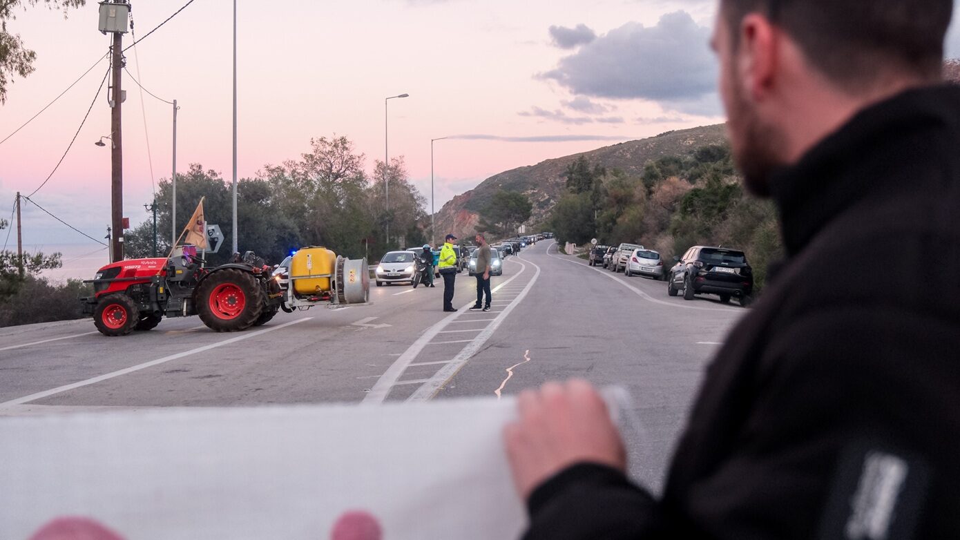 Σύγκρουση κυβέρνησης – αγροτών: Καμία συζήτηση χωρίς άμεσες λύσεις και δεσμεύσεις – «Γιορτές στα μπλόκα»