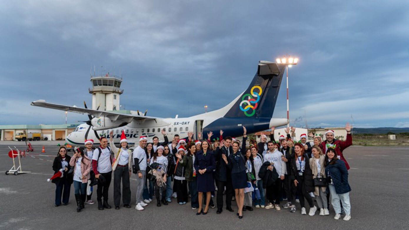 «AEGEAN Santa Crew»: Εθελοντές της AEGEAN έφεραν τη μαγεία των Χριστουγέννων σε σχολεία απομακρυσμένων περιοχών της Ελλάδας