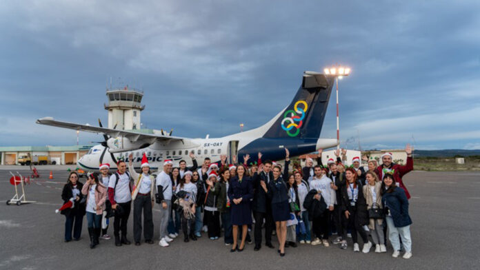 «AEGEAN Santa Crew»: Εθελοντές της AEGEAN έφεραν τη μαγεία των Χριστουγέννων σε σχολεία απομακρυσμένων περιοχών της Ελλάδας
