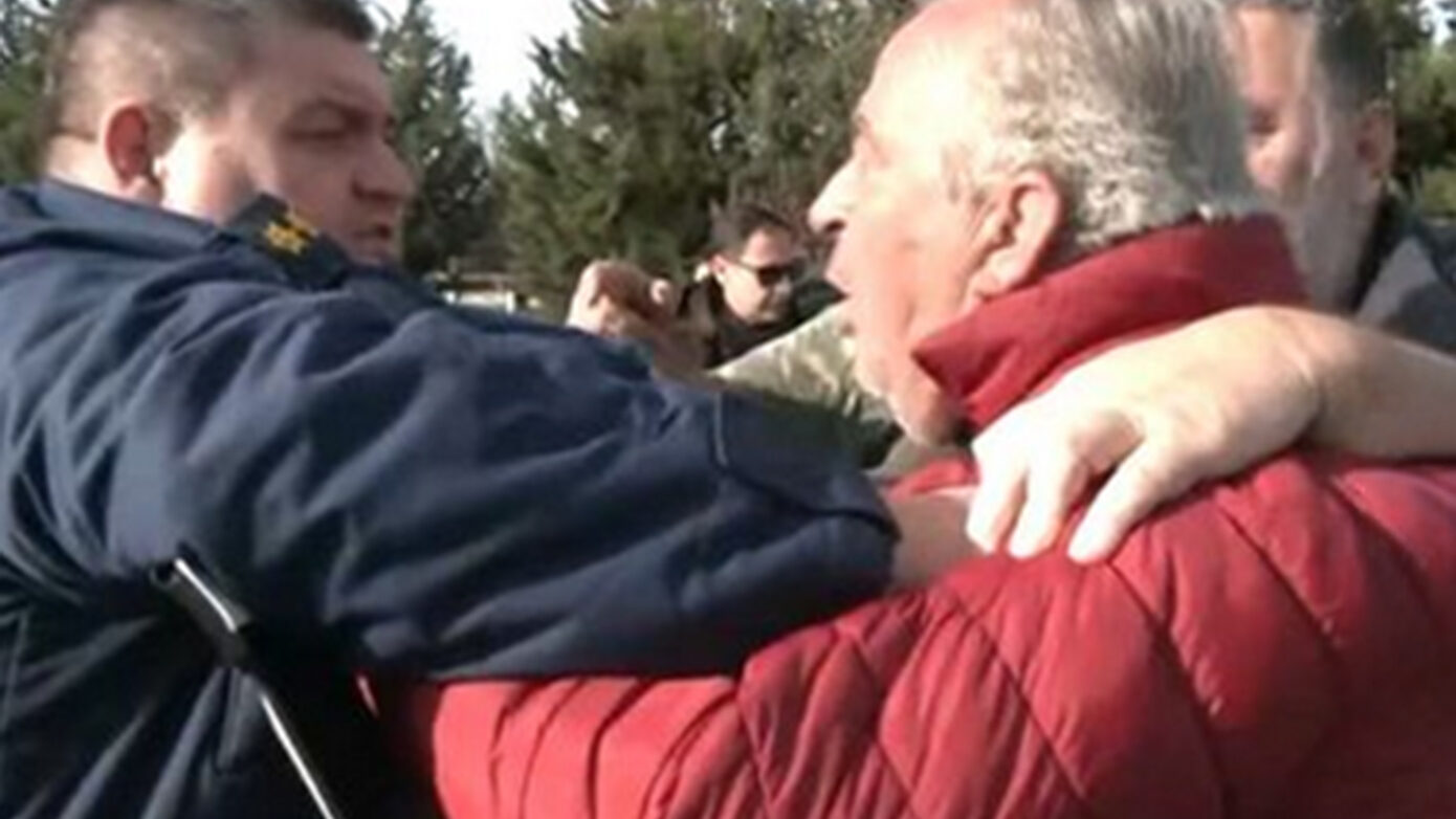 Σύγκρουση αγροτών με αστυνομία στη Θεσσαλονίκη – Αναφορές για αγρότη με έμφραγμα