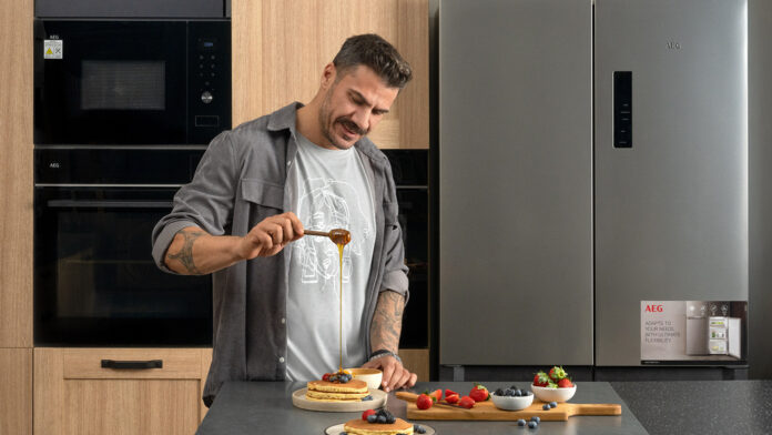 Ο Άκης Πετρετζίκης αναλαμβάνει Chef Ambassador της AEG