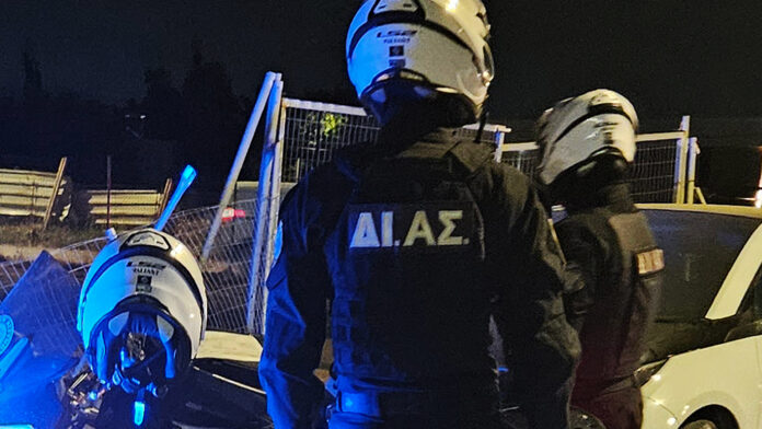 Κερατσίνι: Αστυνομικός εκτός καθήκοντος ανέτρεψε τα σχέδια τριών ανήλικων κλεφτών μηχανών