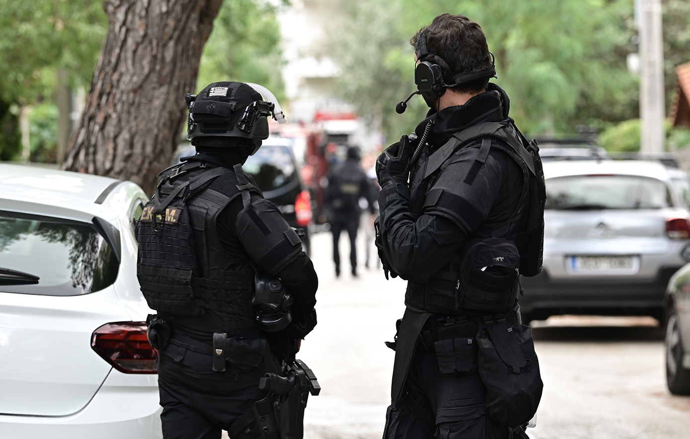 Πώς συνέλαβε το ελληνικό FBI τον 37χρονο με τα καλάσνικοφ στα Καλύβια: Είχε καταδικαστεί για φόνο ως ανήλικος