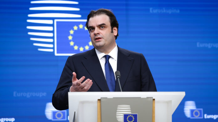 «Γλυκιά αντεπίθεση»: Ο διεθνής Τύπος σχολιάζει την εκλογή Πιερρακάκη στην κορυφή του Eurogroup